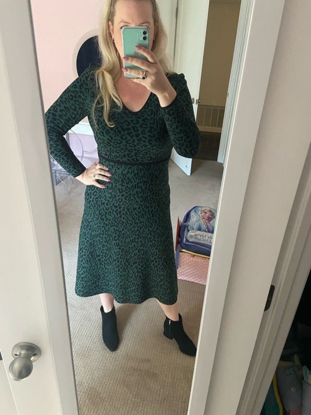 GREAT JONES Forest Green Leopard Jacquard Knit V-Neckline Hourglass Dress sz XS